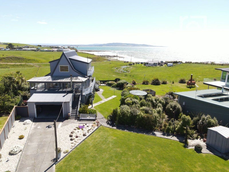 A-Frame home with awesome Kaka Point views!63614435831810110