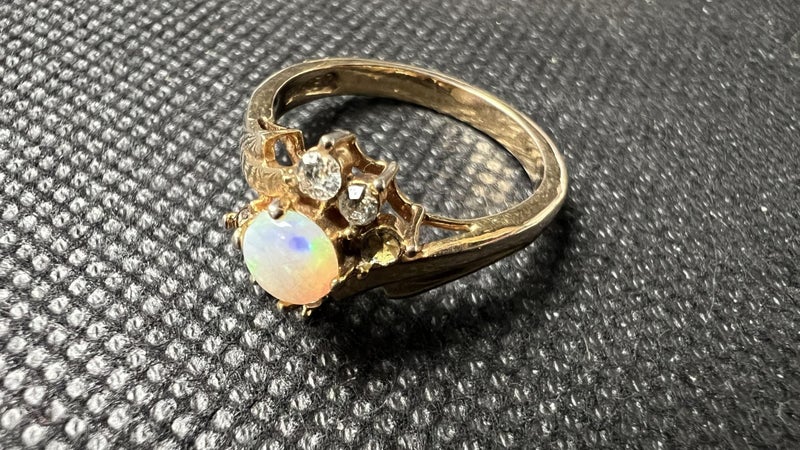 Vintage Genuine Milk Opal 18kt HGE High Grade Electroplate Ring - Lot E837 Carousel 2