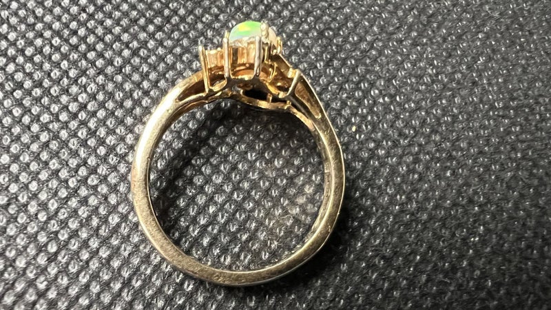 Vintage Genuine Milk Opal 18kt HGE High Grade Electroplate Ring - Lot E837 Carousel 3