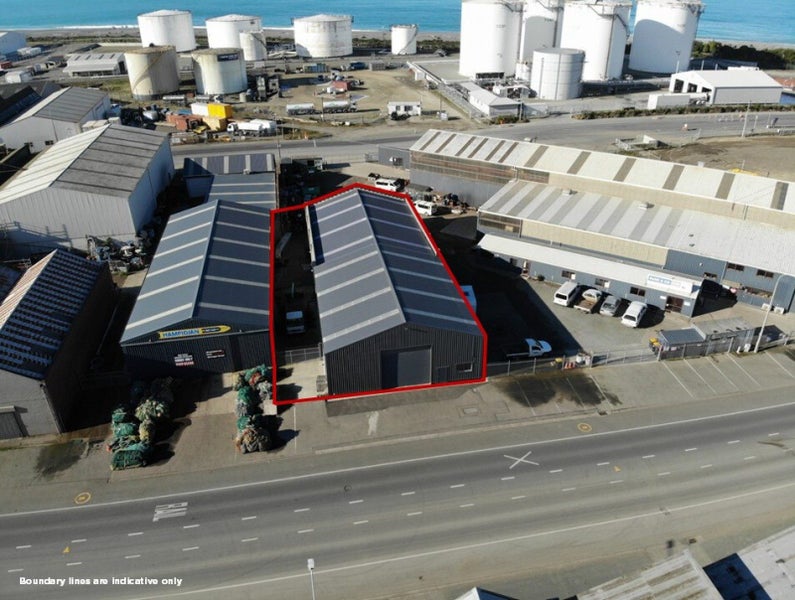 Office, warehouse and yard close to the Port63614436216577111