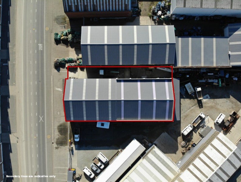 Office, warehouse and yard close to the Port63614436216577112