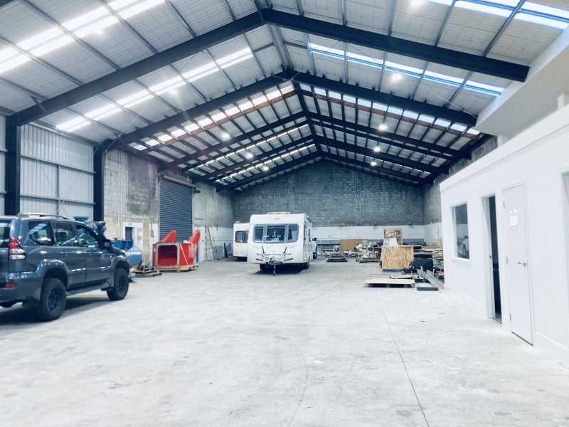 Office, warehouse and yard close to the Port63614436216577113