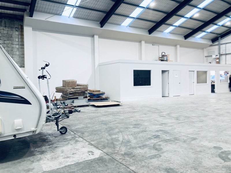 Office, warehouse and yard close to the Port63614436216577114