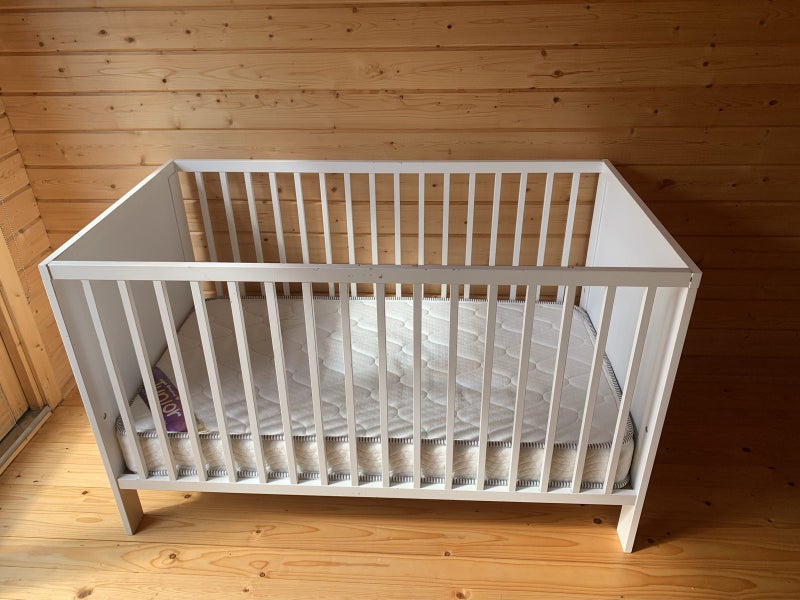 Mocka Cot + Sleepyhead Junior Mattress and accessories Carousel 1