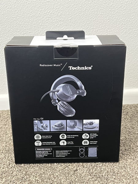 Technics DJ Headphones Carousel 3