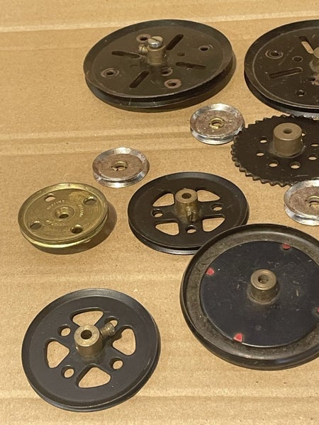 Meccano mixed of wheels and pulleys Carousel 2