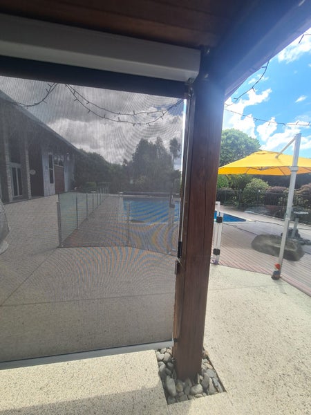 Outdoor Wind Up Screens Carousel 1
