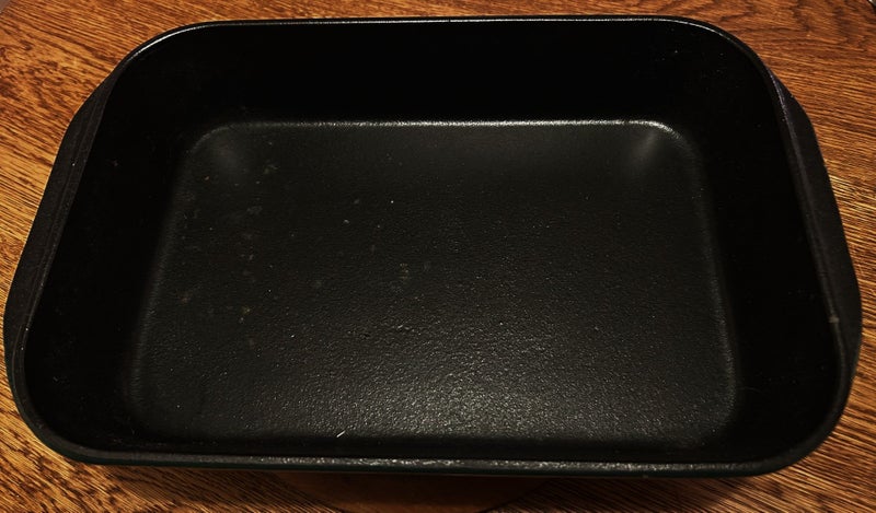 NEW enamel CAST IRON BAKING DISH (Europeann) Basil Green & Black (Rectangular ) Carousel 2