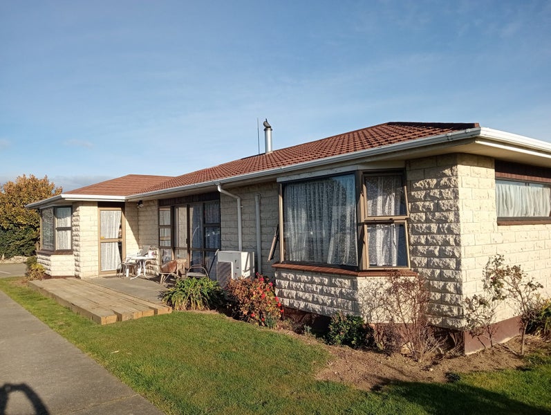 Image 2 of 27