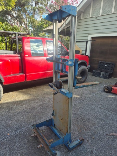Genie GL-10 Material Lift Carousel 2