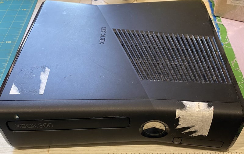Xbox 360S - for parts Carousel 1