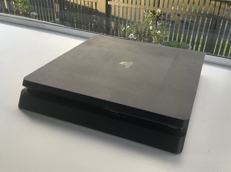 Playstation 4 - 1 TB Slim Package - GAMES - Controller etc Carousel 2