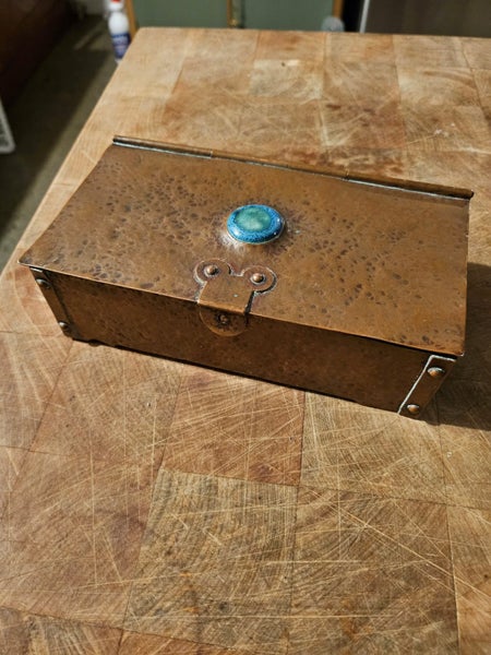 VINTAGE ART NOUVEAU COPPER BOX WITH CABACHON Carousel 2