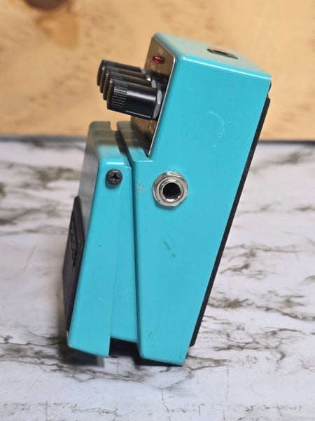 Boss Bass Limiter Enhancer LMB-3 Pedal Carousel 2