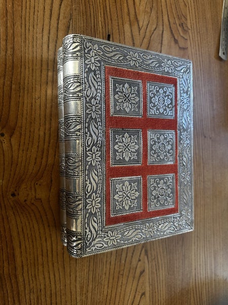 Vintage style jewellery box Carousel 1