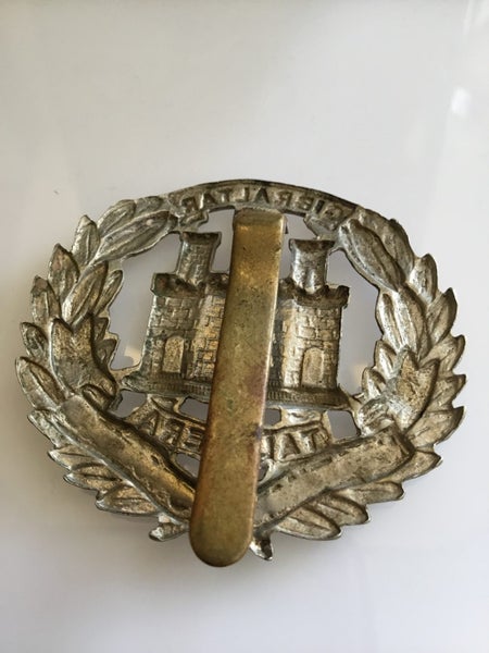 Northamptonshire Regiment Cap Badge Carousel 4