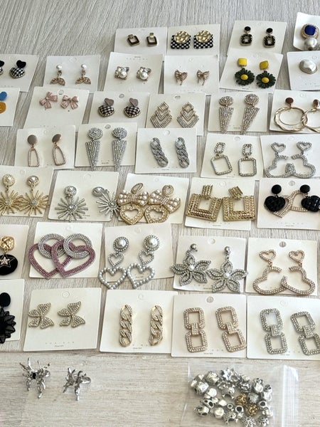 Over 100 items jewelry bulk auction earrings rings necklaces charm Carousel 2