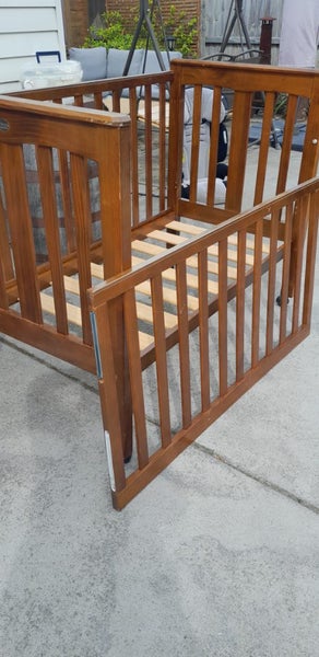 Wooden cot Carousel 5