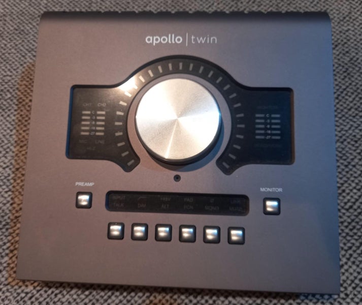 UNIVERSAL AUDIO Apollo Twin Interface Desktop63616996532867110