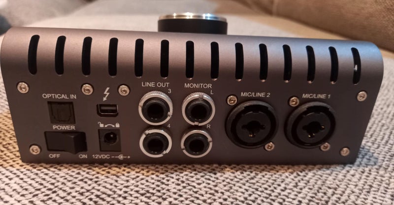 UNIVERSAL AUDIO Apollo Twin Interface Desktop63616996532867112