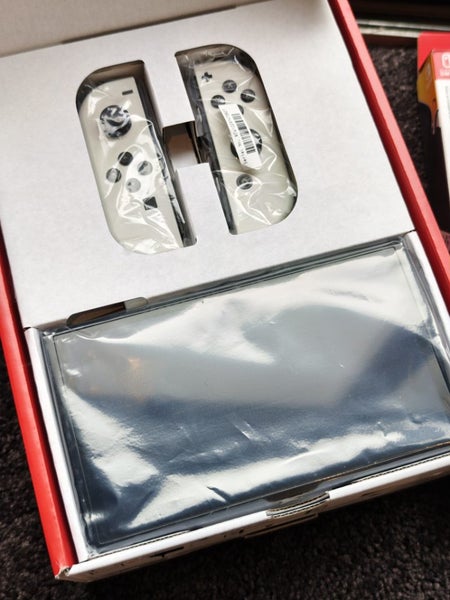 Nintendo Switch OLED White with carry case & box Carousel 2