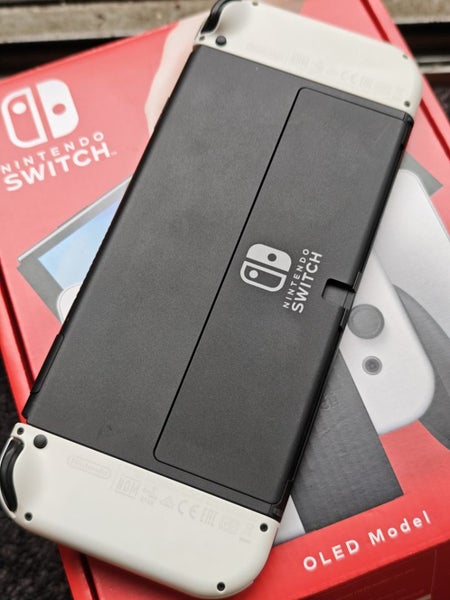 Nintendo Switch OLED White with carry case & box Carousel 7