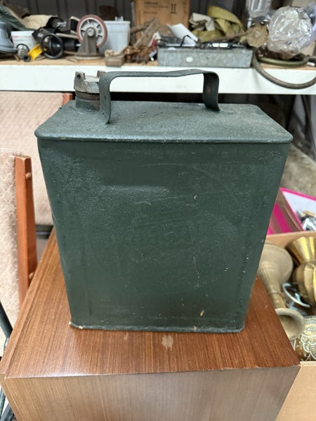 Metal Castrol Fuel Tin Carousel 1