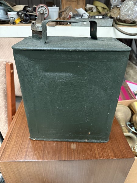 Metal Castrol Fuel Tin Carousel 2