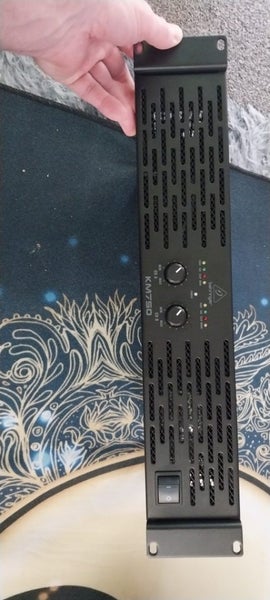 Behringer km750 Amp Carousel 1