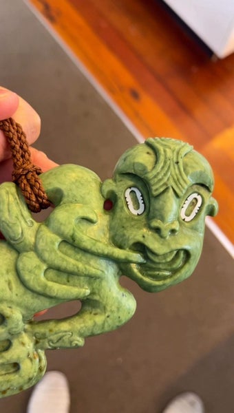 XXL Hei tiki - Kokopu Pounamu Carousel 2