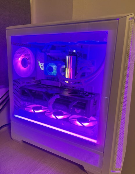 Ultimate White-Themed Gaming PC RTX 5090 + Ryzen 9800X3D + 64 GB DDR5 + 2TB SSD Carousel 1