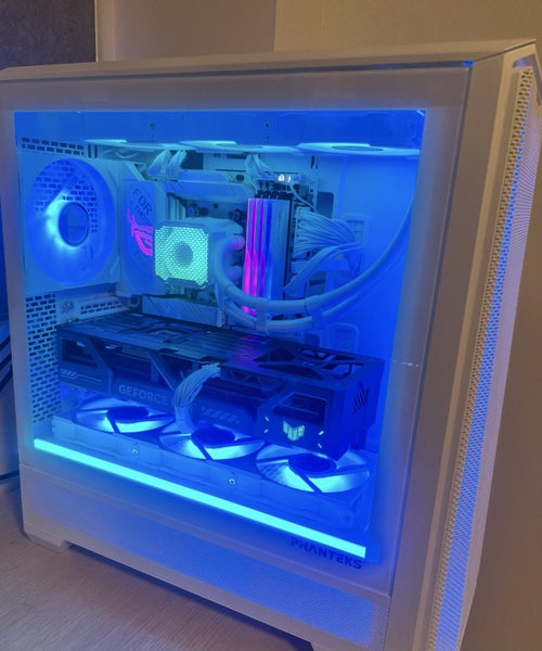 Ultimate White-Themed Gaming PC RTX 5090 + Ryzen 9800X3D + 64 GB DDR5 + 2TB SSD Carousel 2