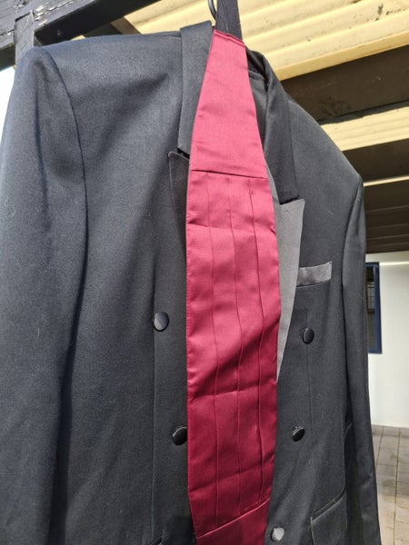 Men dinner suit L Carousel 1