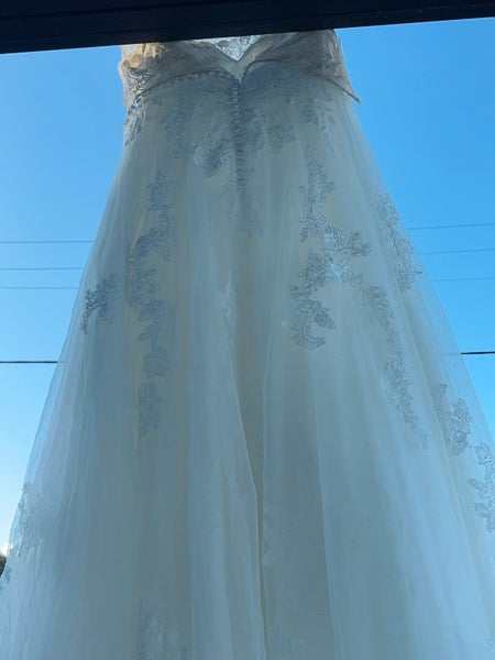 La Sposa nearly brand new wedding dress63616999693185114