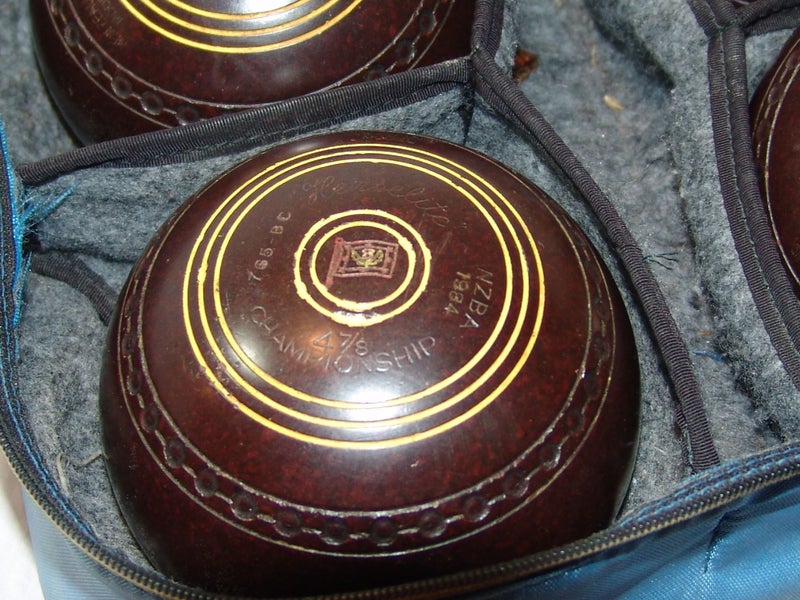 Case and 4x Bowls (SEB75) Carousel 5