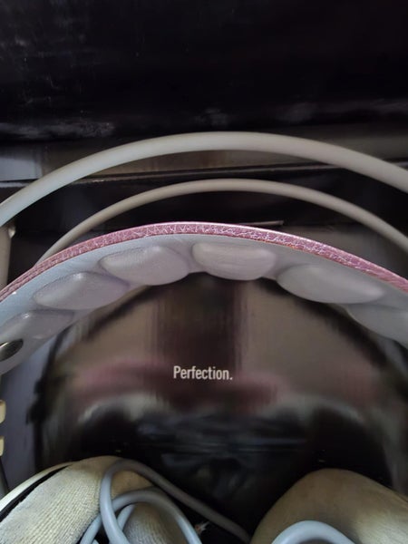 AKG K-701 Carousel 7