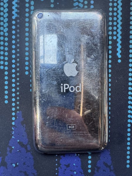 Apple iPod Touch 4th Gen 8GB with Charging Cable Carousel 5