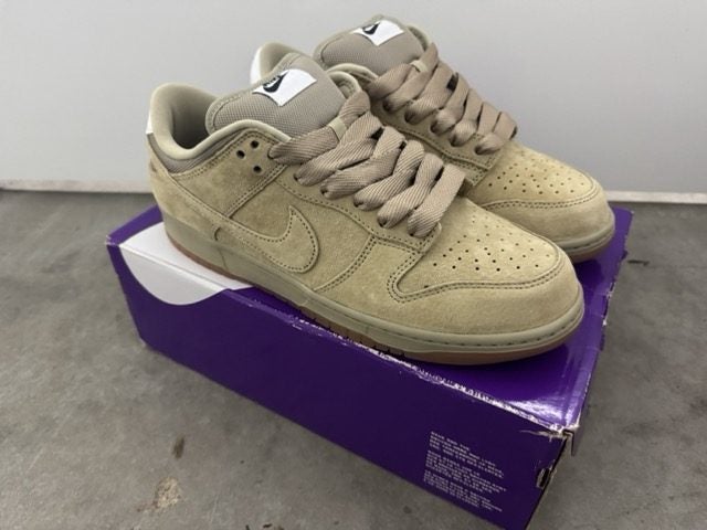 Title: Nike SB Pro B Dunk Low Parachute Beige US 10 Carousel 1