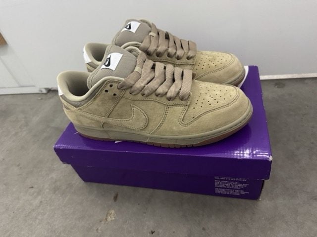 Title: Nike SB Pro B Dunk Low Parachute Beige US 10 Carousel 2