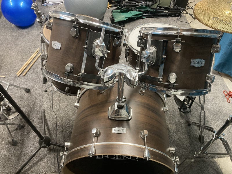 Near New Legend Drumkit63699187871618110