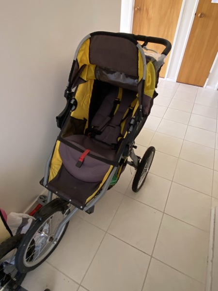 Child’s buggy. Fixed front wheel Carousel 4