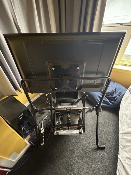 Simulator Rig plus PC Carousel 7