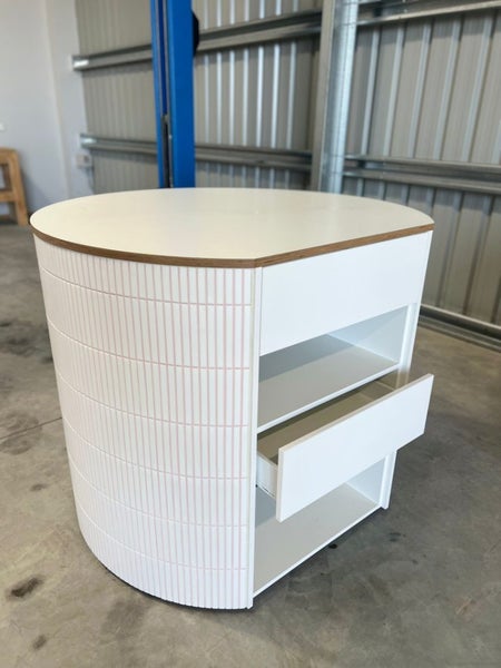 Custom retail counters63617764887169112