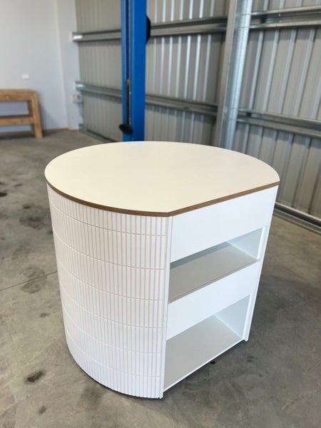 Custom retail counters63617764887169114