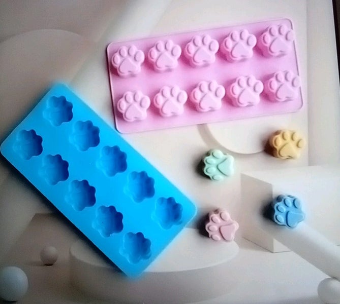 THE CATTAGE - Fun, Cute 2pc Paw Silicone Moulds For Ice, Chocolate, Baking Carousel 2