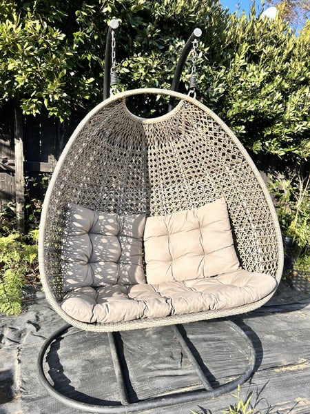 ++ Stylish Double Hang Chair - $1 RESERVE ++ Carousel 1