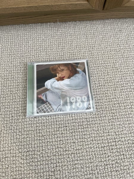 Taylor Swift 1989 TV CD yellow edition with Polaroids Carousel 1