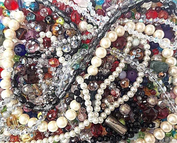 *$1.00 Res* A BIG LOT of OVER 800 MIXED BEADS 500gms. INCLUDING 7 STRANDS!63617144237954117