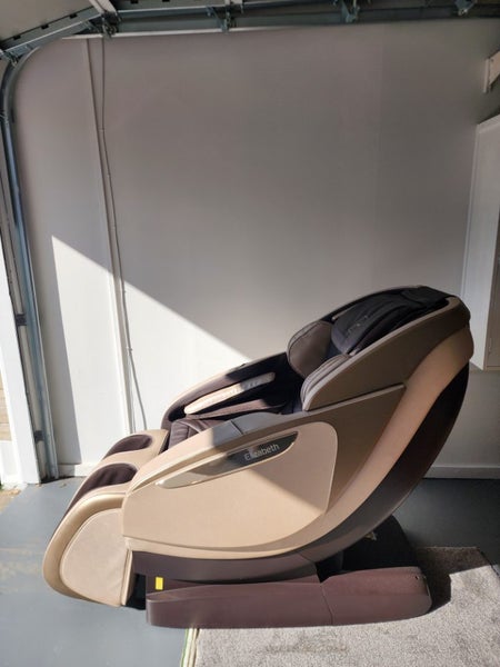 Bodyfriend “Elizabeth” Massage Chair – Premium Luxury Model Carousel 1
