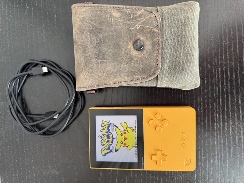 Analogue Pocket Yellow + Custom Waterfield Case - Rare find Carousel 1